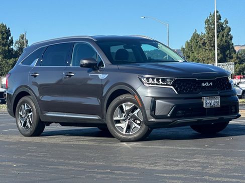 Used 2023 Kia Sorento EX FWD image 2