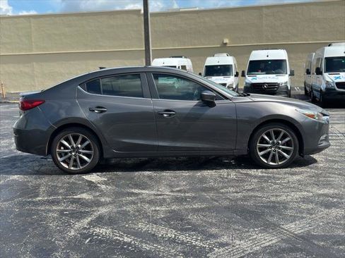 Used 2018 MAZDA MAZDA3 Touring FWD image 9