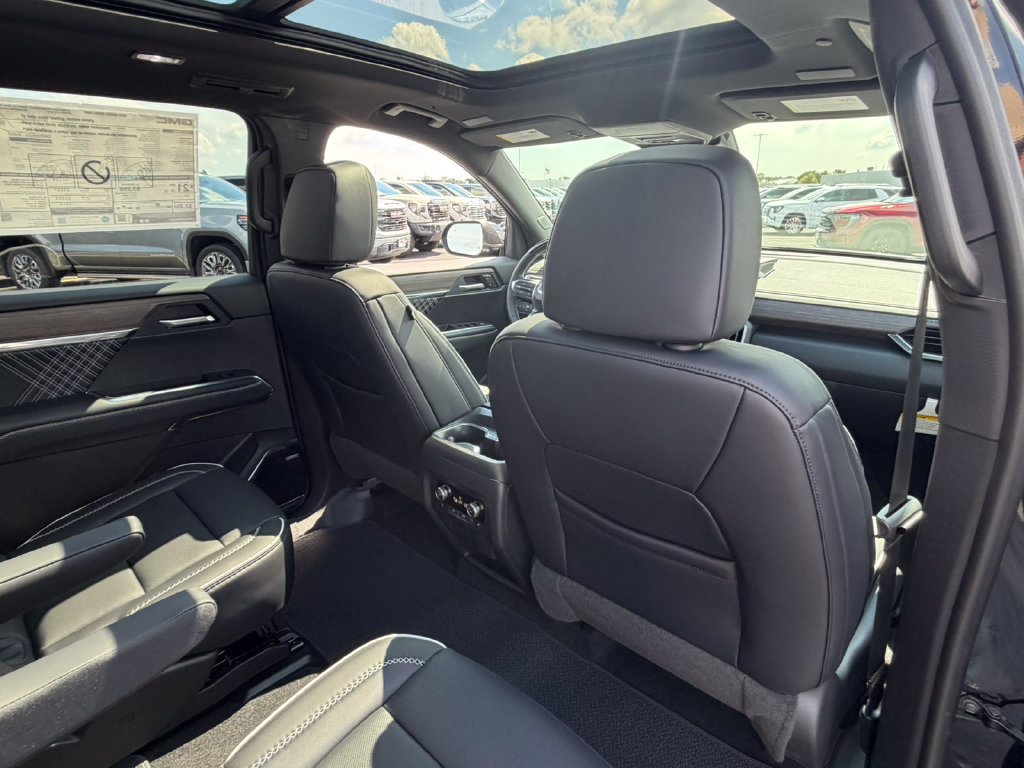 New 2026 GMC Acadia Denali w/ Super Cruise Package AWD/4WD image 17