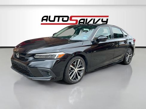 Used 2024 Honda Civic Touring image 3