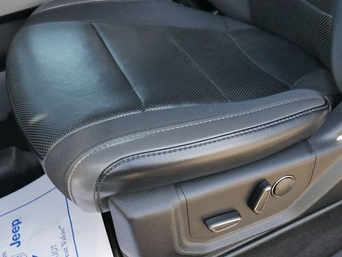 Used 2019 Ford F150 Raptor w/ Equipment Group 802A Luxury image 31