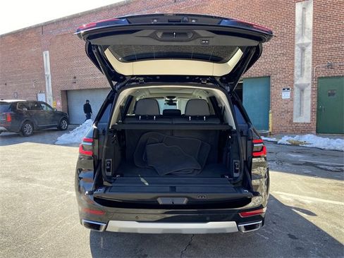 Certified 2023 BMW X7 xDrive40i w/ Parking Assistance Package image 29