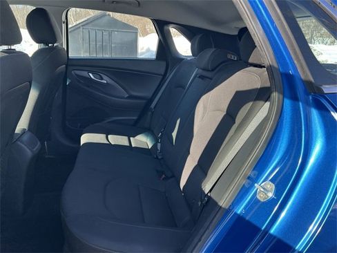 Used 2018 Hyundai Elantra GT image 17