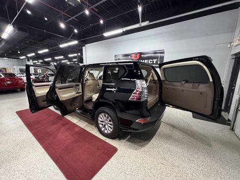 Used 2017 Lexus GX 460 Premium AWD/4WD image 50