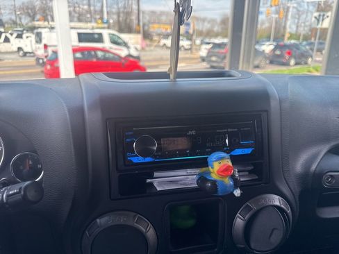 Used 2017 Jeep Wrangler Unlimited Sport w/ Connectivity Group image 6