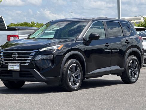 Certified 2024 Nissan Rogue SV FWD image 8