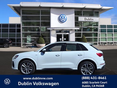 Used 2023 Audi Q3 2.0T Premium Plus w/ Premium Plus Package image 7