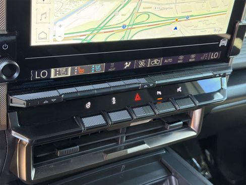 Used 2025 GMC Hummer EV 2X AWD/4WD image 37