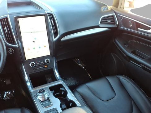 Used 2022 Ford Edge Titanium image 34