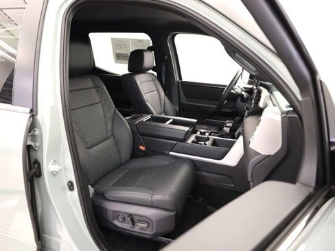 Used 2025 Toyota Tundra Limited image 30
