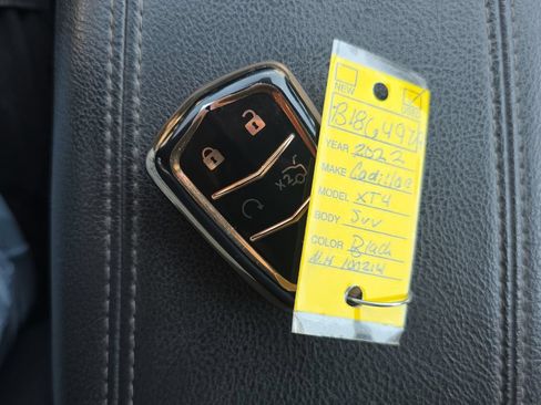 Used 2022 Cadillac XT4 Premium Luxury w/ Safety Alert Package AWD/4WD image 22