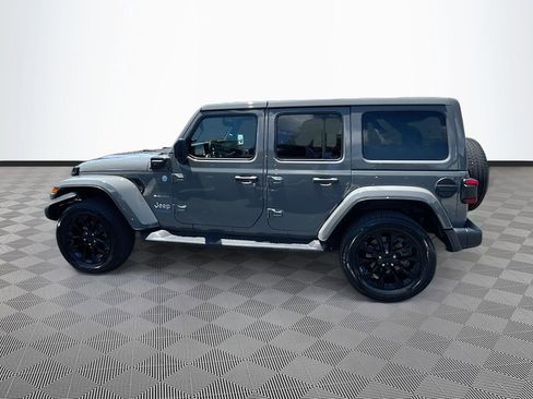 Used 2022 Jeep Wrangler Unlimited Sahara w/ Dual Top Group AWD/4WD image 9