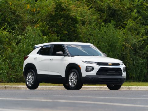 Used 2023 Chevrolet TrailBlazer LS FWD image 35