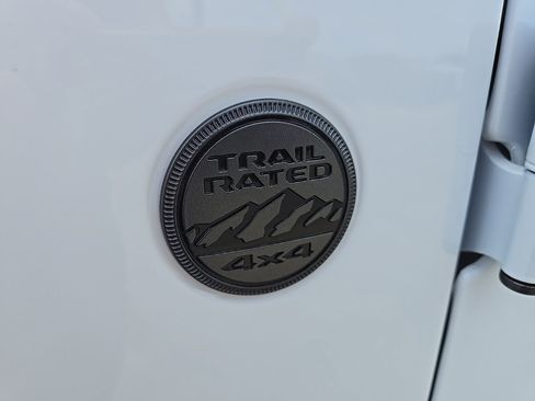 New 2025 Jeep Gladiator Sport image 10