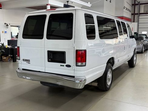 Used 2014 Ford E-350 and Econoline 350 XLT RWD image 2