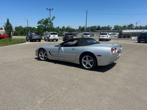 Used 2001 Chevrolet Corvette Convertible w/ Preferred Equipment Group2 RWD image 30