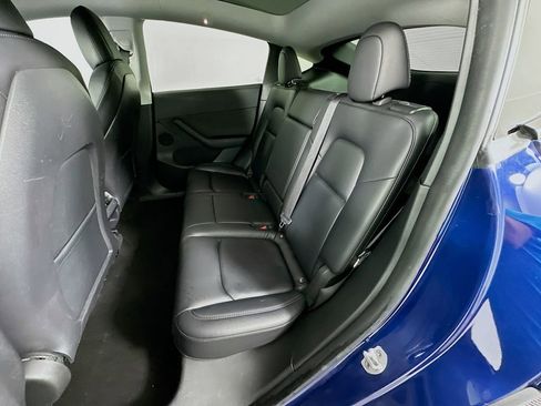 Used 2022 Tesla Model Y Long Range AWD/4WD image 24