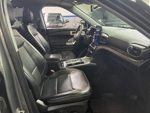Certified 2022 Ford Explorer Limited w/ Limited Technology Package AWD/4WD image 23