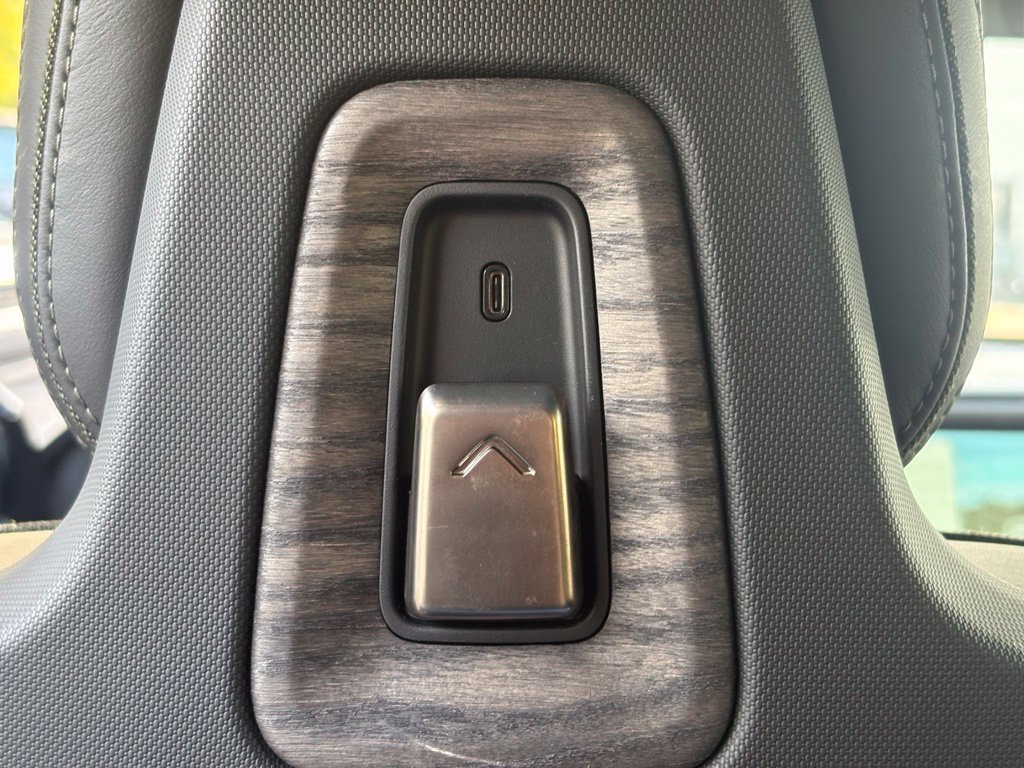 Used 2022 Rivian R1S Launch Edition Quad AWD/4WD image 18