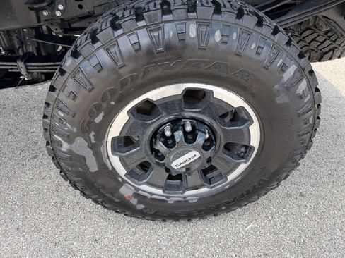 Used 2026 Ford F250 Lariat w/ Tremor Off-Road Package AWD/4WD image 2