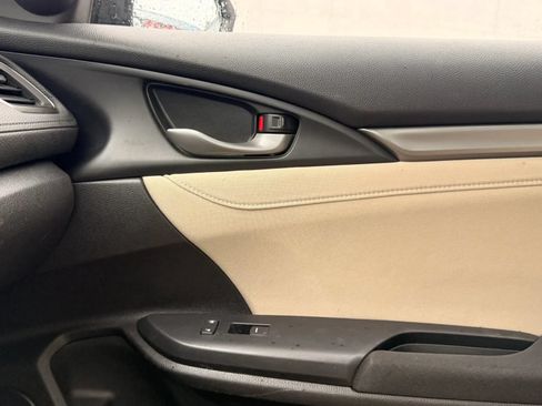 Used 2019 Honda Civic EX image 25