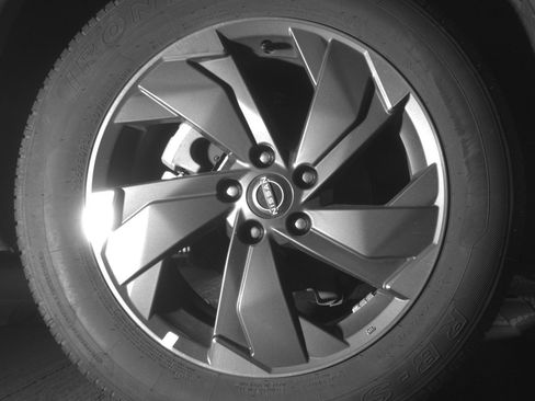 Used 2025 Nissan Rogue SV image 15