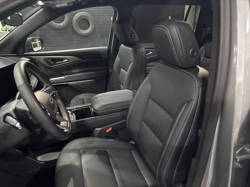 Used 2024 Chevrolet Traverse LT w/ Midnight/Sport Edition AWD/4WD image 14