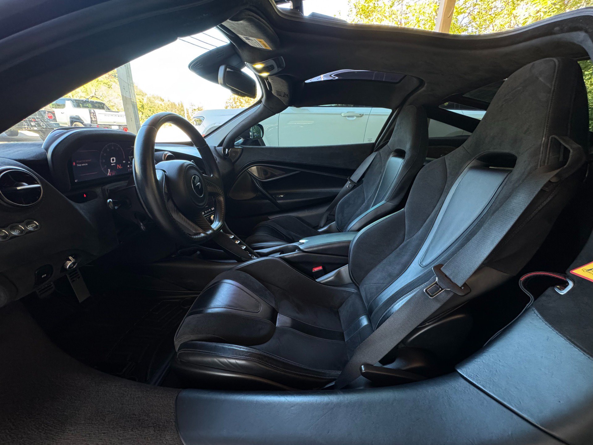 Used 2019 McLaren 720S Performance RWD image 75