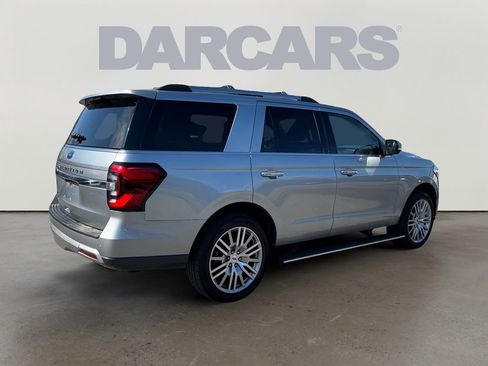 Used 2024 Ford Expedition Limited image 7