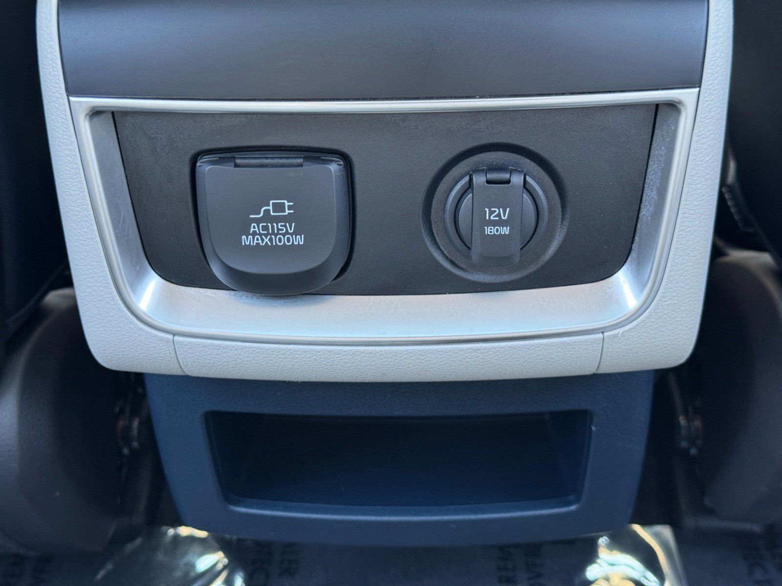 Used 2025 Kia Carnival SX Prestige FWD image 38