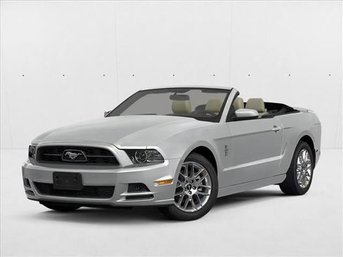 Used 2014 Ford Mustang Convertible RWD image 1