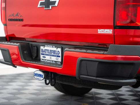 Used 2020 Chevrolet Colorado LT w/ Colorado RST Special Edition AWD/4WD image 9