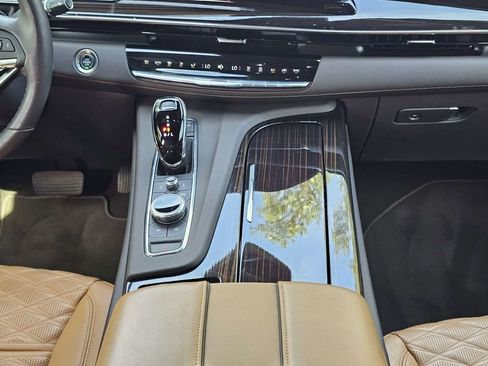 Used 2023 Cadillac Escalade ESV Sport w/ LPO, ONYX Package AWD/4WD image 22