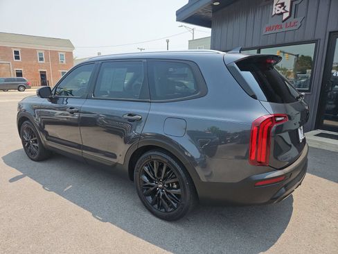 Used 2020 Kia Telluride SX w/ Towing Package FWD image 4