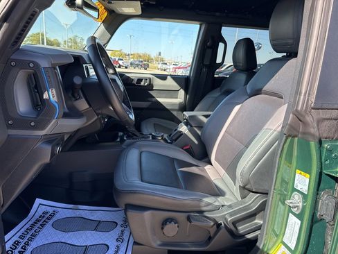 Used 2022 Ford Bronco Black Diamond w/ Sasquatch Package image 5