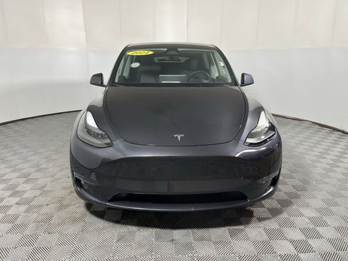 Used 2024 Tesla Model Y Long Range AWD/4WD image 3