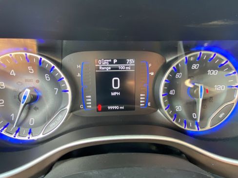 Used 2021 Chrysler Voyager Lxi FWD image 16