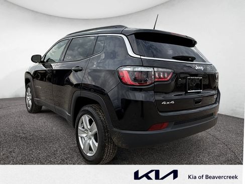 Used 2022 Jeep Compass Latitude image 3