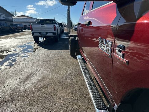 Used 2018 RAM 3500 Tradesman w/ Chrome Appearance Group image 30