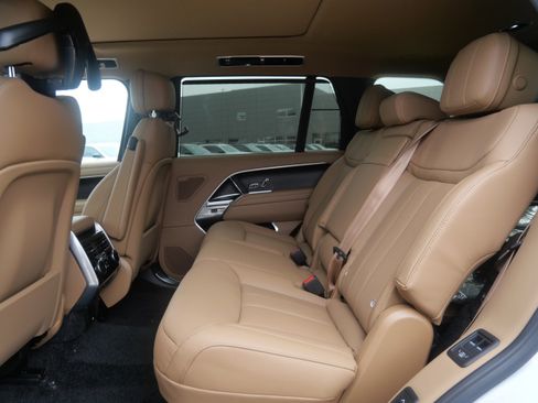 New 2026 Land Rover Range Rover Long Wheelbase SE image 5