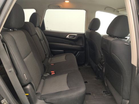 Used 2019 Nissan Pathfinder S AWD/4WD image 19