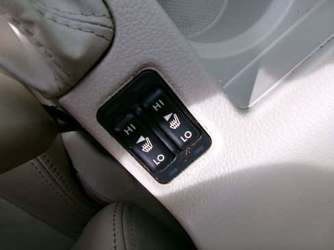 Used 2016 Subaru Impreza 2.0i Limited image 18