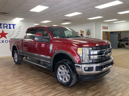 Used 2017 Ford F250 Lariat w/ Lariat Ultimate Package image 4