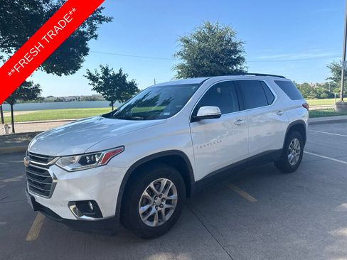 Certified 2020 Chevrolet Traverse LT FWD image 1