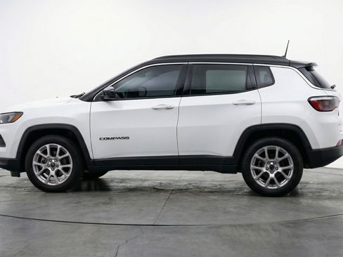 Used 2025 Jeep Compass Limited image 5