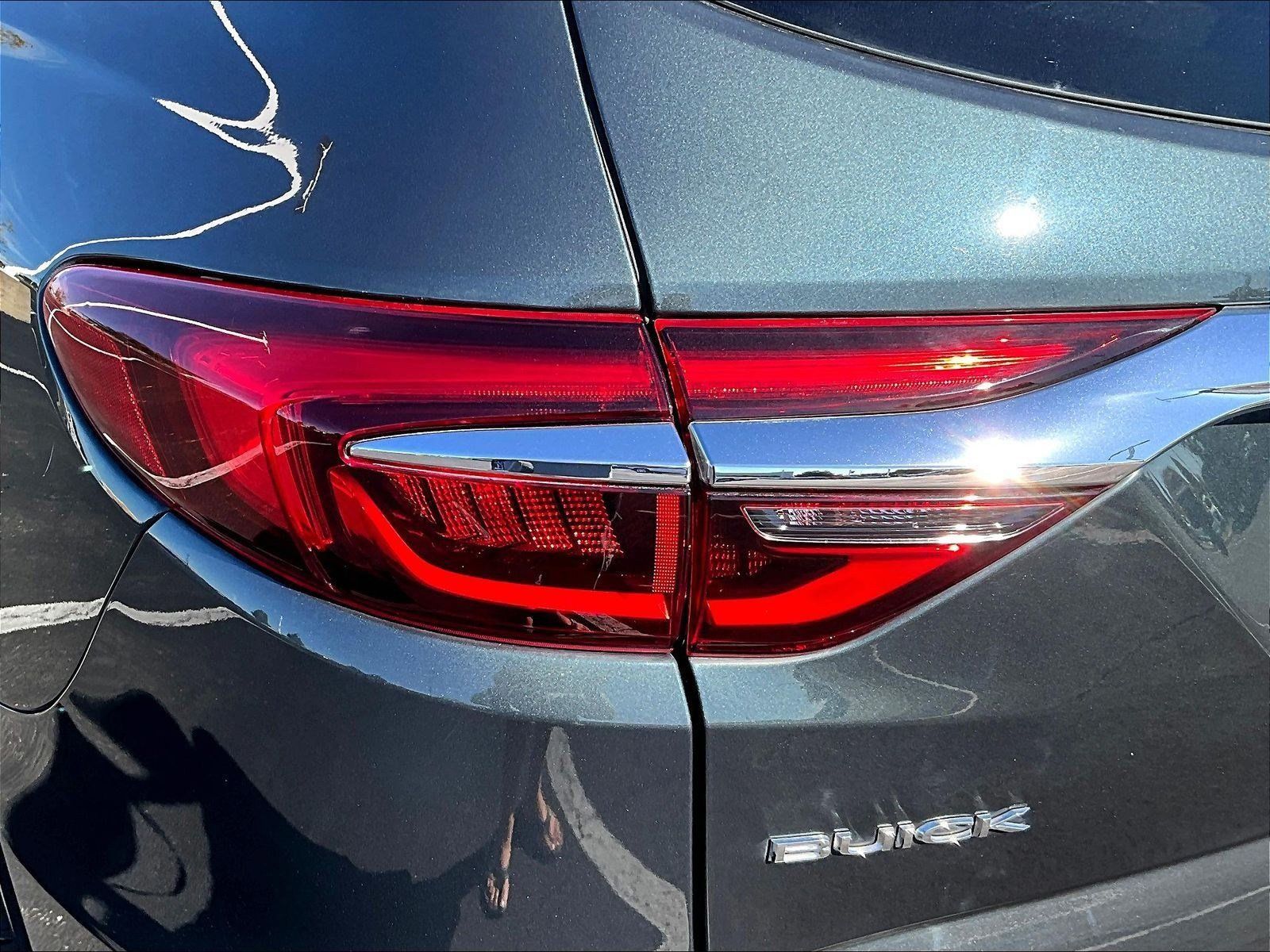 Used 2018 Buick Enclave Premium w/ Experience Buick Package FWD image 23