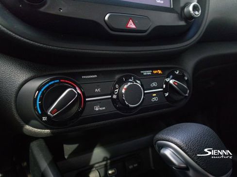 Used 2020 Kia Soul LX image 36