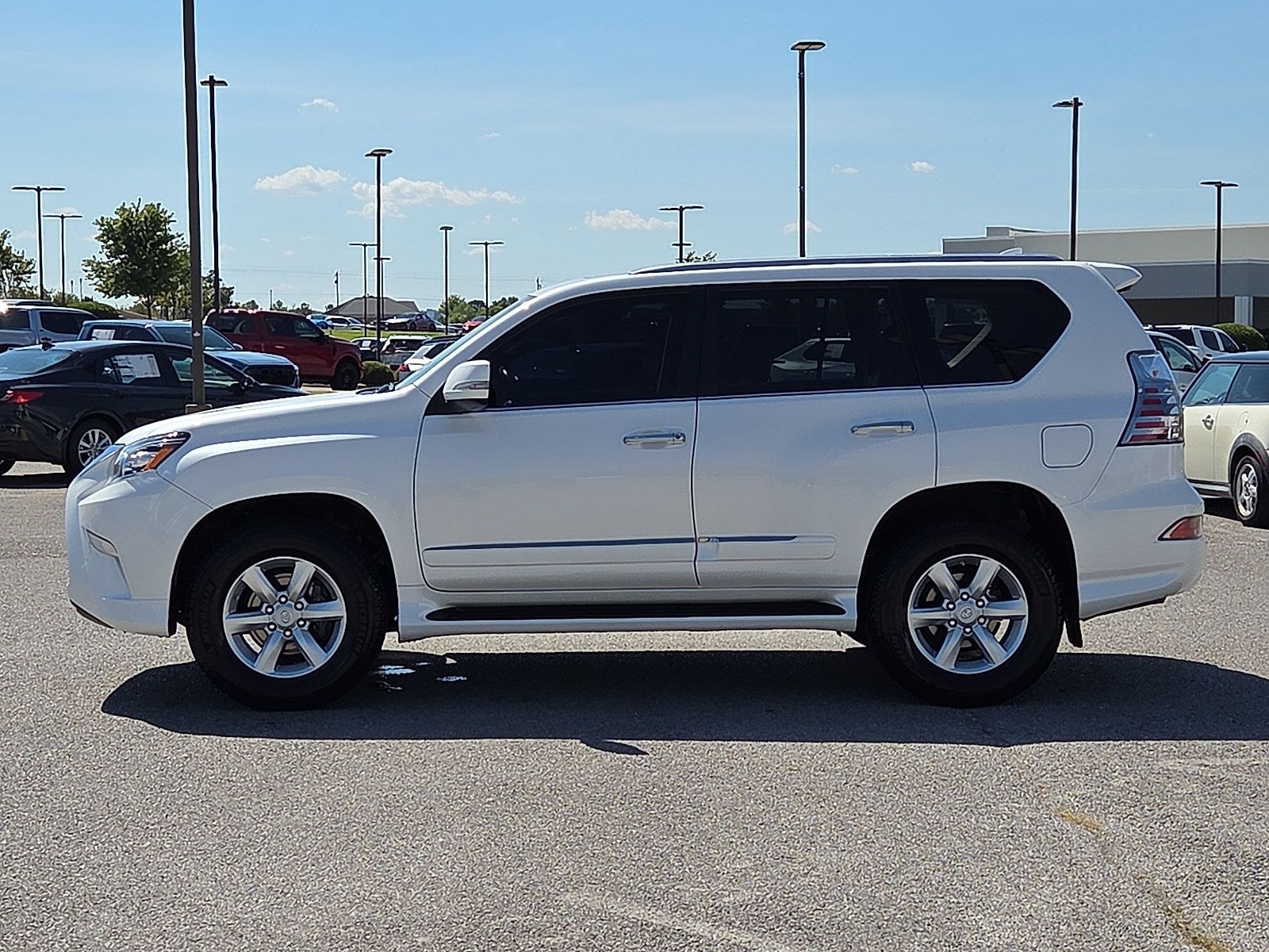 Used 2018 Lexus GX 460 w/ Navigation Package AWD/4WD image 3