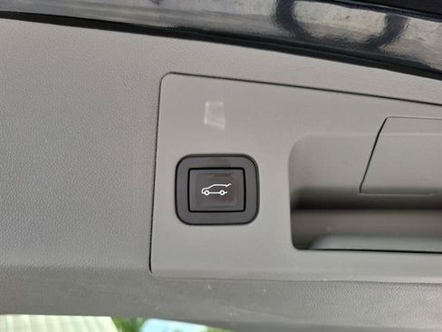 Certified 2023 Cadillac XT5 Premium Luxury FWD image 7