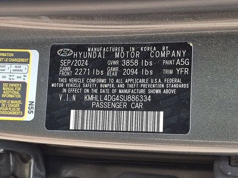 Used 2025 Hyundai Elantra SE FWD image 27